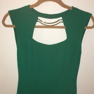 BCBG MAXAZRIA Green Dress w/Gold Necklace